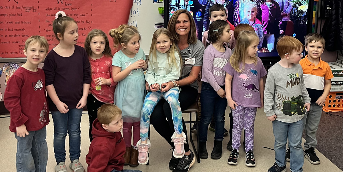 Laurel Health Dietitian Gena Rasmussen visits with local Elementary Students to Discuss Heathy Foods for National Nutrition Month
